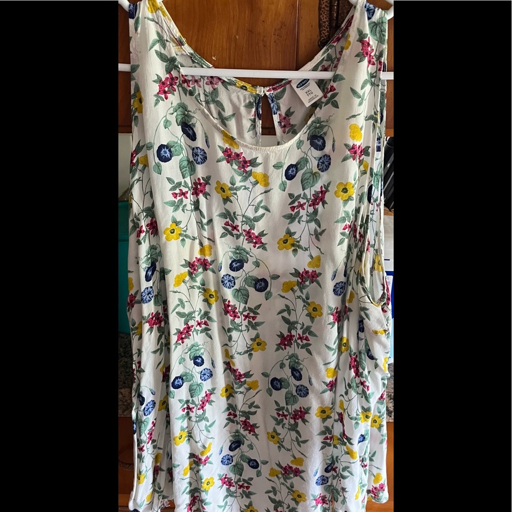 Old Navy sleeveless top.